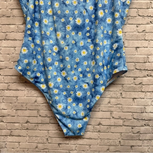Women's Size 4XL Blue Floral Tie Dye One Piece Swimsuit - Picture 6 of 9